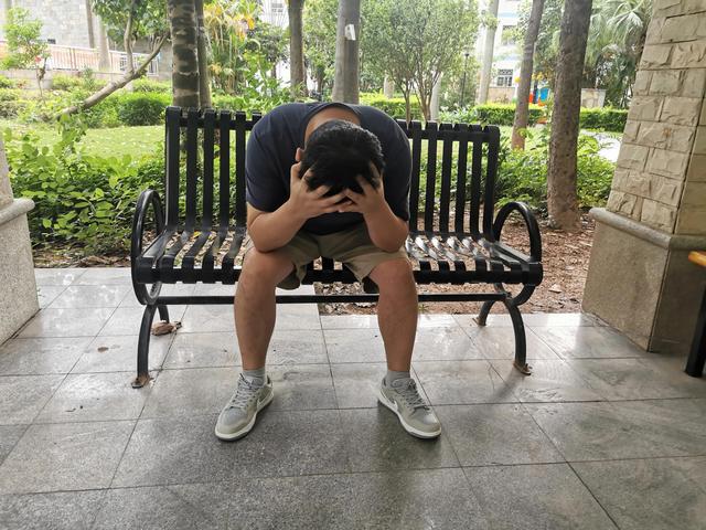 未成年如何快速赚钱，未成年怎么赚钱（打游戏每天挣100元）