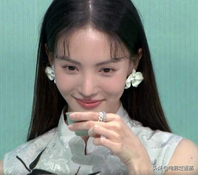 端午节穿什么衣服，2021端午节气温穿什么衣服合适（陈数似画中美妇）