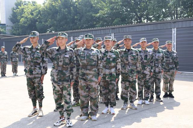 政治条件兵是指什么，政治条件兵是做什么的（助力“准新兵”走好入营第一步）