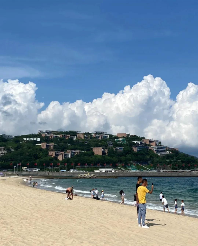 深圳西冲沙滩风景区，夏天是属于海边的季节