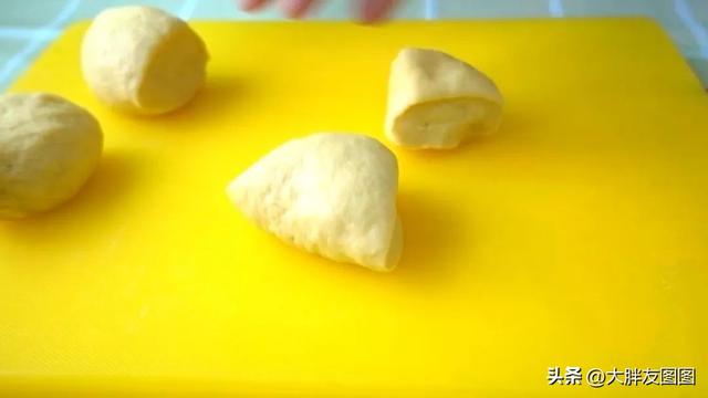 自己在家如何做肉松包，自制馅大料足的肉松包