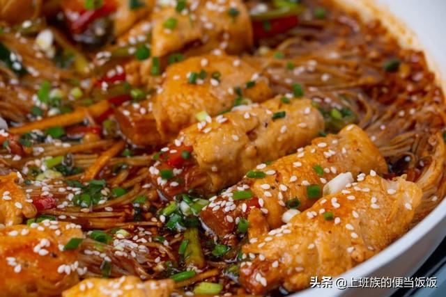 水煮鸡胸肉煮多久，水煮鸡胸肉要煮多久（鸡胸肉好吃有诀窍）