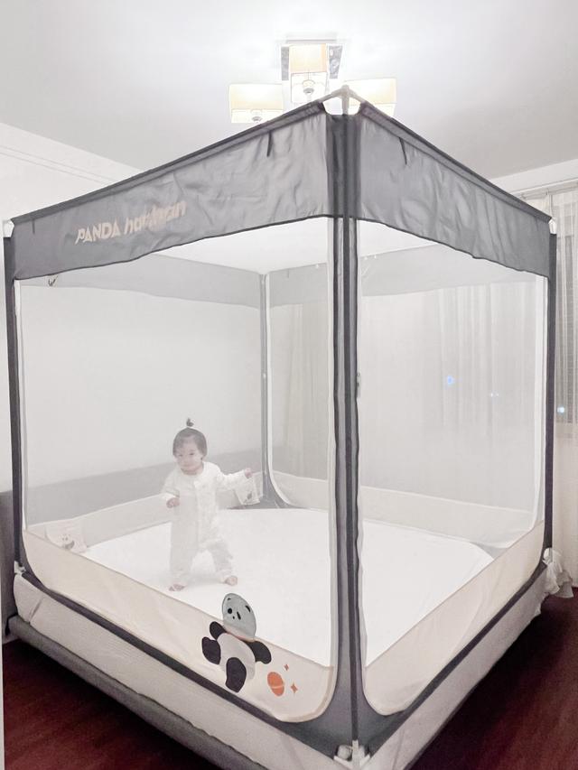 宝宝能感觉到妈妈睡旁边吗，新生儿要挨着妈妈睡吗（那就居家带娃睡大觉）