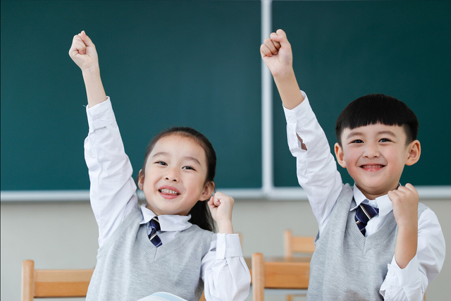 宝宝学唐诗的好处，小孩读唐诗的好处（孩子上学后胆大自信成绩好）