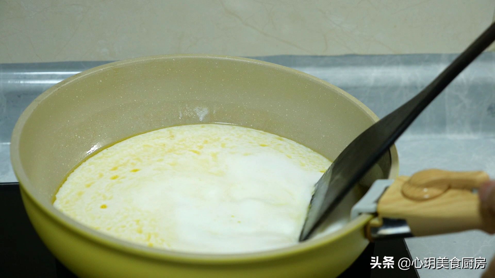 在家怎么自制奶油？奶油的制作方法及步骤