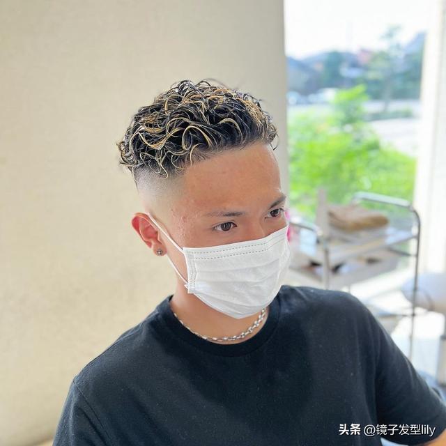 男士长发发型图片，帅气的男中长发发型（4种又帅又时尚的男士发型）