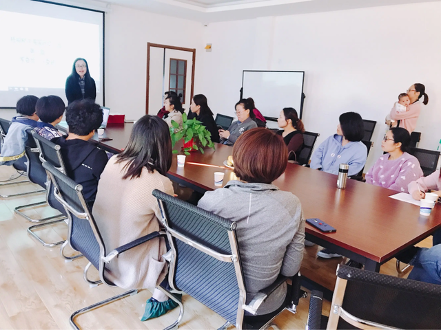 高中补习班收费，高中数学一对一辅导价格（安徽某高中班费一共收取8万元）