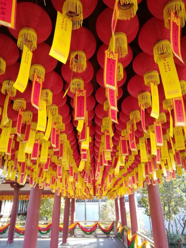 上海玉佛寺非常灵验，寺庙求财拜哪个菩萨（祈福必去的上海8个寺庙）