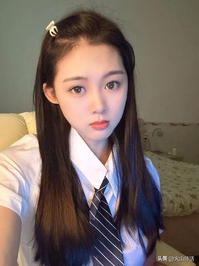 学院风裙子这么搭配秒变校园女神，学院风格裙子（还记得你的初恋吗）