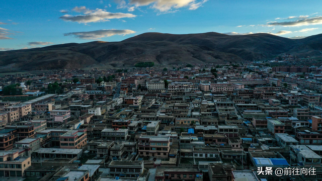 墨石公园属于哪个县城，墨石公园简介（必驾木格措墨石公园圣地理塘）