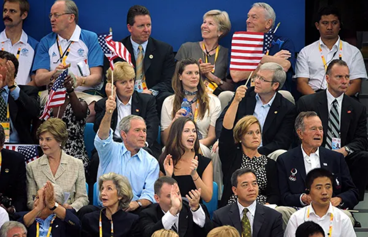 1988年,美国总统大选时,老布什击败了杜卡斯基,当选为美国第41任总统.