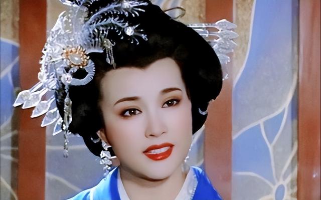 “排骨精”靠边站，丰腴美人才是真绝色，这10位女星美炸了