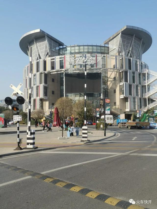 南京1912街区,南京1912是什么意思(江宁百家湖1912小火车文化街区)