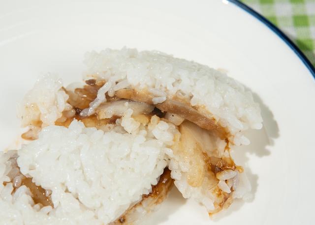 普通的饭团怎么做，普通的饭团怎么做视频（可能是最快吃一顿饭的方式）