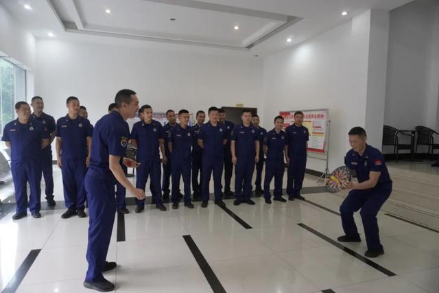 青春奋斗物语，青春奋斗物语演员表（奋斗的青春，在路上）