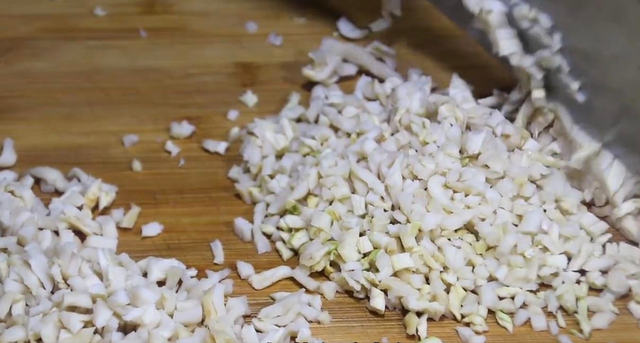 扣肉做法家常扣肉做法，扣肉的正宗完整做法（这才是虎皮扣肉最正宗的做法）