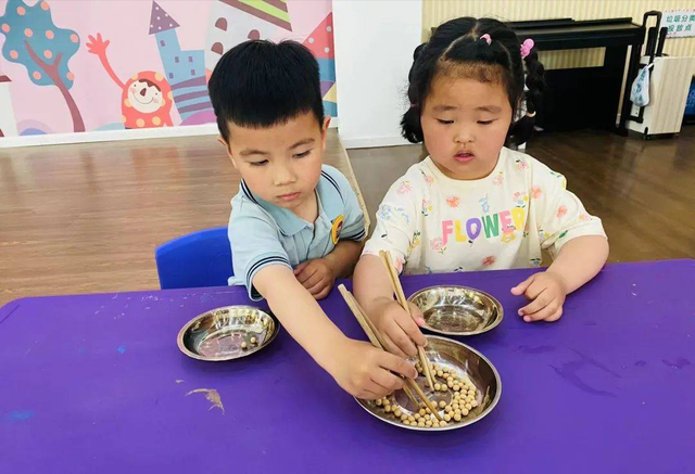 小孩玩的游戏有哪些，适合小孩玩的游戏有哪些（15个简单易做的游戏）
