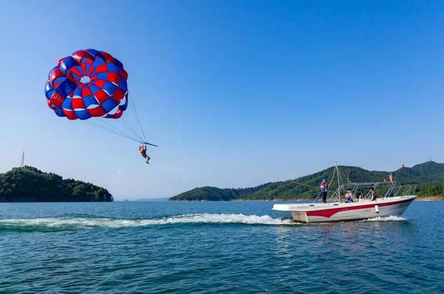 武当太极湖，武当太极剑49式视频李德印教学（太极湖水上游邀您来嗨）