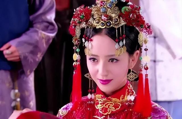 同样在剧里结婚，身着凤冠霞披，鞠婧祎居然不是排名第一