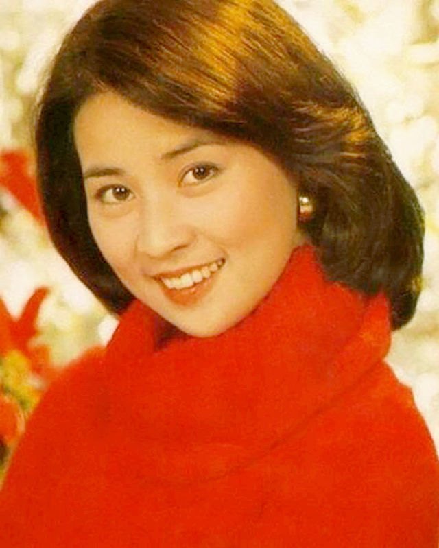 林凤娇简介和个人资料，女星林凤娇：嫁给成龙40年