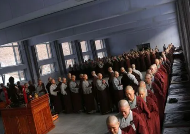 辽宁大悲寺苦行僧，辽宁大悲寺苦行僧说法（日睡4小时吃一餐）