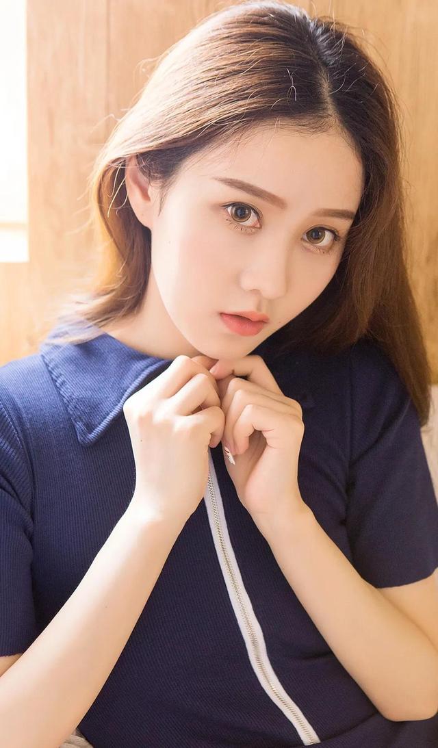 向女生表白的话，怎么追女孩子做女朋友怎么聊天（追一个女生表白的话）