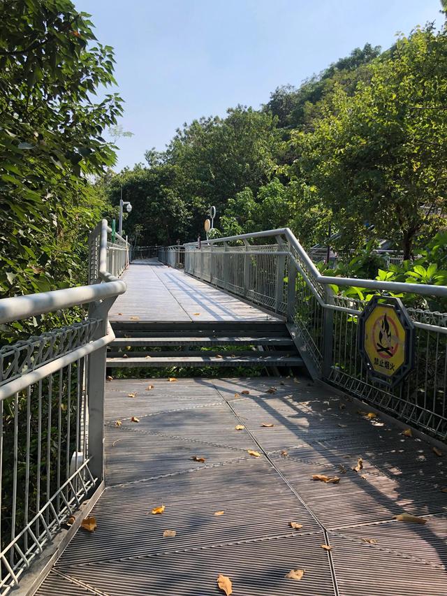 华盖山是什么，华盖山栈道悠闲游