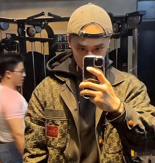 蒋劲夫家暴的来龙去脉，终于为他当初的粗暴行为