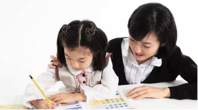 怎样给小学生补课，小学生到底要不要补课（别再给补习班交智商税）
