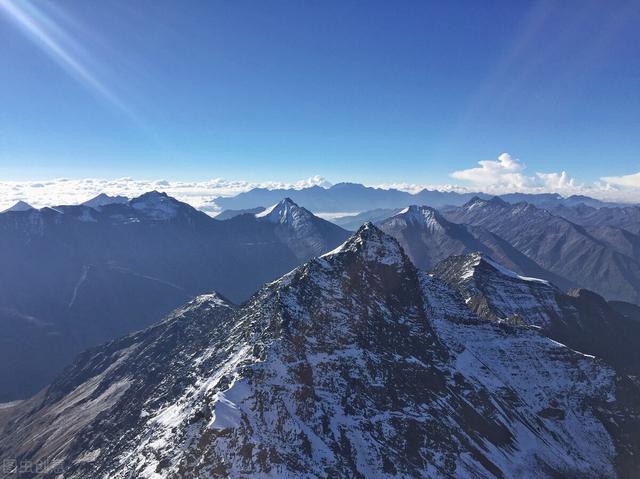 攀登雪山最佳路线图，盘点国内适合攀登的雪山