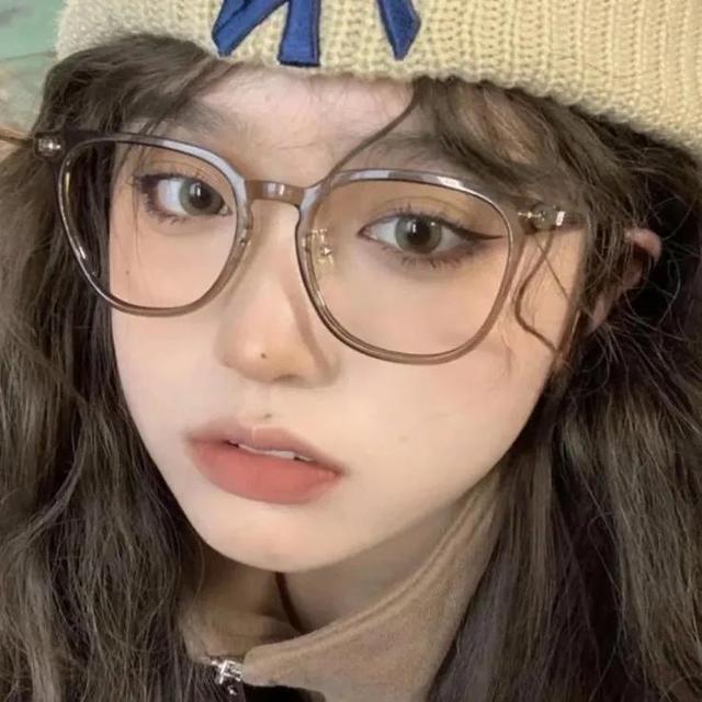 女孩微信头像文雅有气质，文艺有气质的微信女生头像  阳光触碰嘴角的弧度（别让时光偷走你上扬的嘴角）
