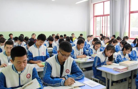 私立学校和公立学校有什么区别，教师私立学校和公立学校有什么区别（“公立”“私立”学校差别在哪）