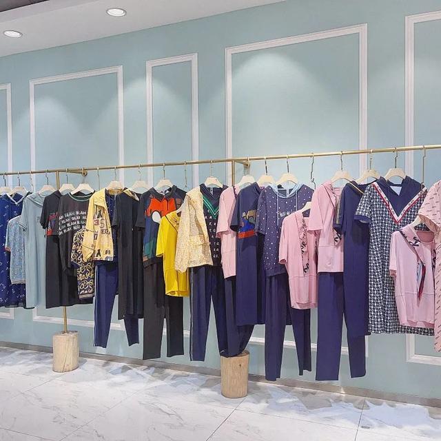 打折真丝连衣裙，京东商城欺骗消费者（宝莱国际23夏品牌女装折扣桑蚕丝连衣裙衬衫上衣穿搭）