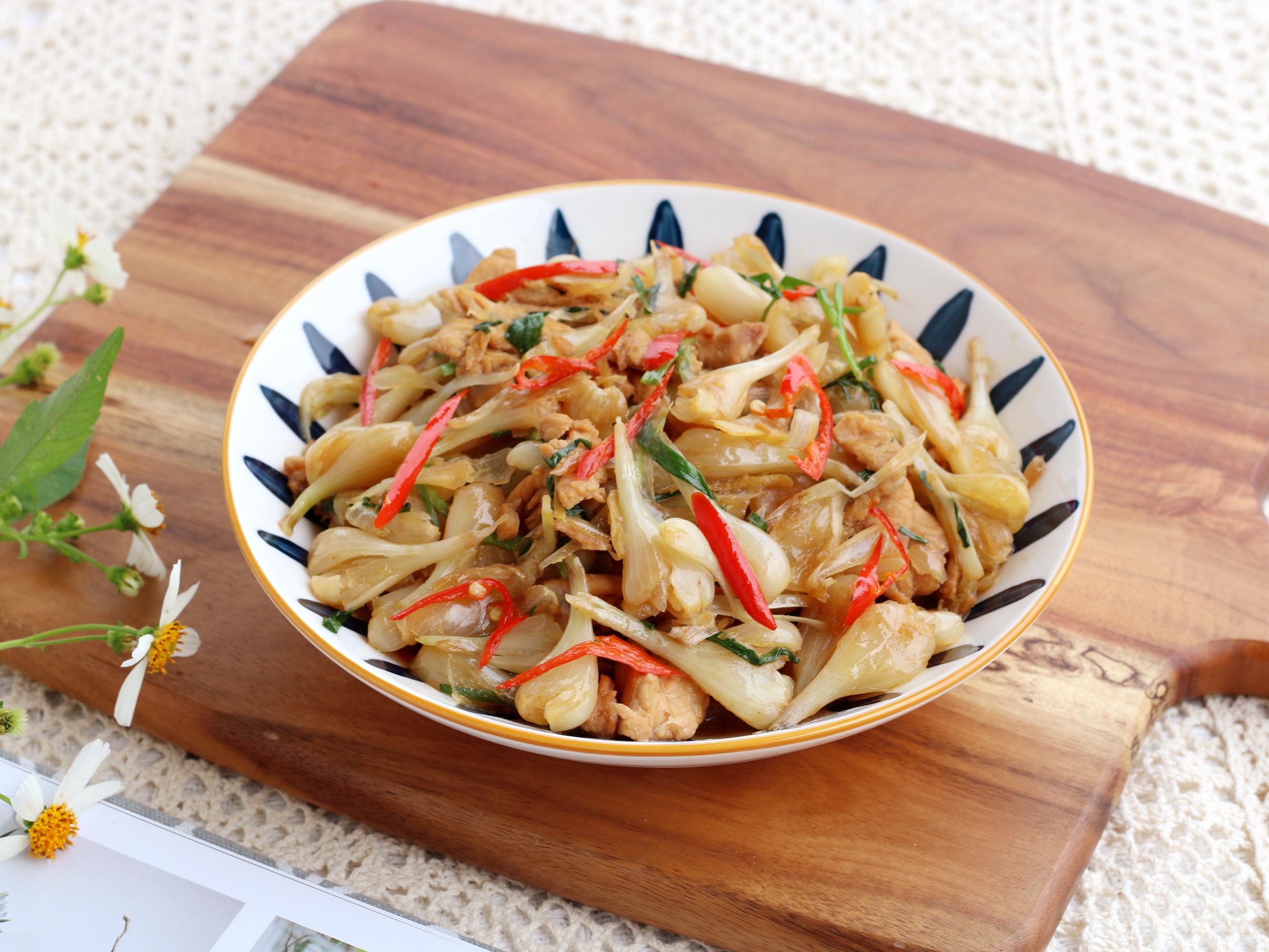 今天分享这道荞头炒肉片的做法,您喜欢吗?