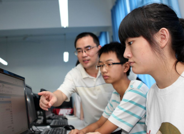 专科学校学费一般多少钱，2020晋中师范高等专科学校学费多少钱一年-收费标准（民办二本和公立大专的区别）
