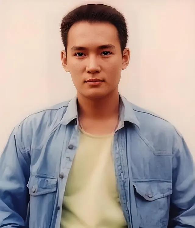 焦恩俊个人资料，焦恩俊个人资料及主要电视剧（离婚那天抱着女儿大哭）