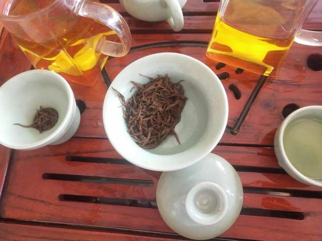 什么人不适合喝毛尖茶，男人长期喝茶会影响性功能吗（这3类茶对身体有害）