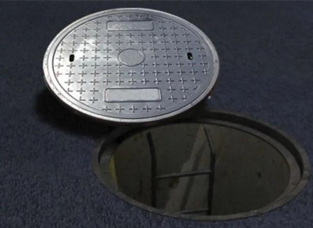 井盖为什么是圆形的，为啥井盖是圆的不是方的（<yìn>井盖为什么是圆的呢）