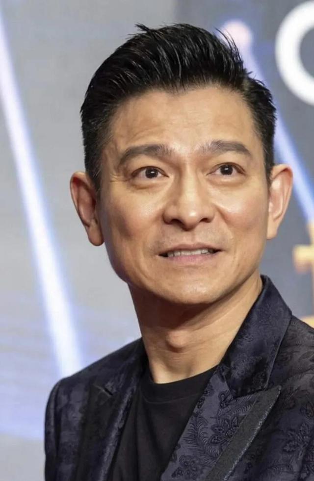 刘德华今年年龄多大，61岁刘德华素颜曝光