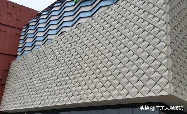 玻璃幕墙一平方多少钱,玻璃幕墙一平方人工费多少钱(铝板幕墙报价范围