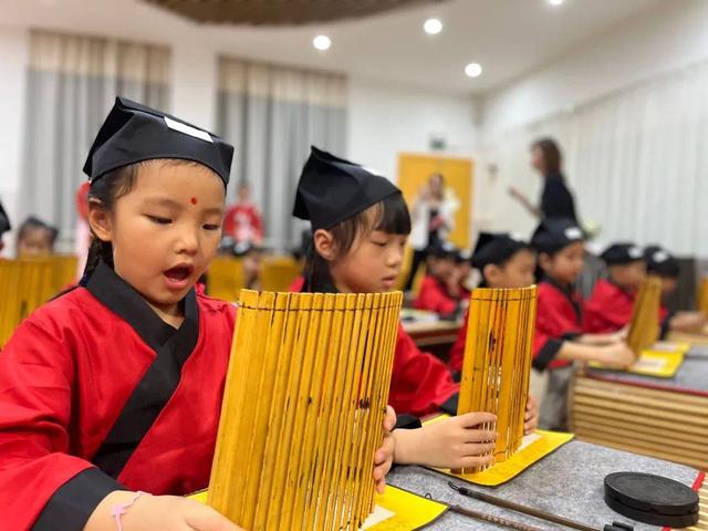 开笔礼祝愿孩子的话，开笔礼家长寄语（诺亚舟森林幼儿园大班开笔礼）