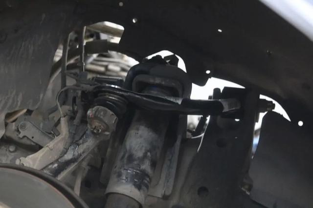 油压减震器，减震器原理图（搞来一辆“破烂不堪”的04年LC100）