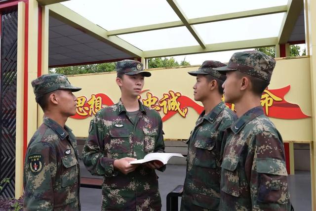 送新兵祝福语简短，家人送新兵祝福语简短（这份临别赠礼有点“硬”）