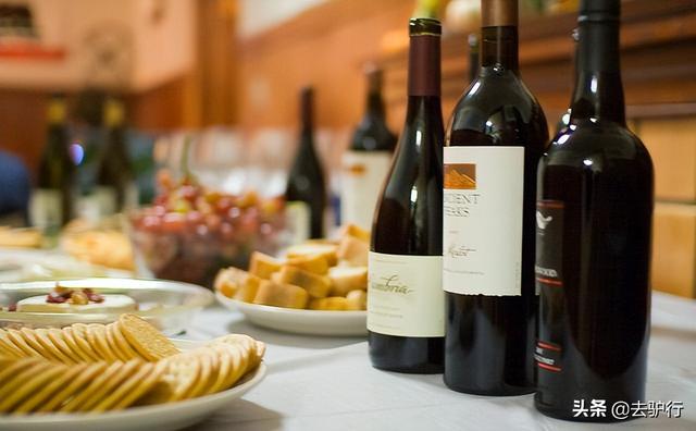 红酒做菜有哪些菜，过期红酒的10个小妙用（用红酒烧菜太奢侈浪费）