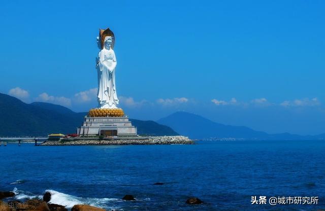 海南和三亚是同一个地方吗，海南和三亚是一个地方吗（三亚，不仅仅是一座旅游城市）