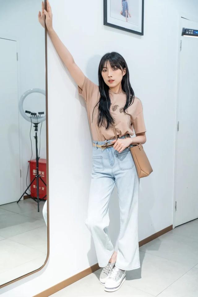 暇步士女鞋价格表，暇步士女鞋价格表和图片（贵友给你夏日不宅家的理由）