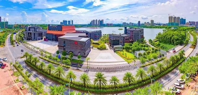 首届中国-东盟网络空间论坛上，中方提出中国与东盟共同打造中国-东盟信息（变的是时间 不变的是脚步）