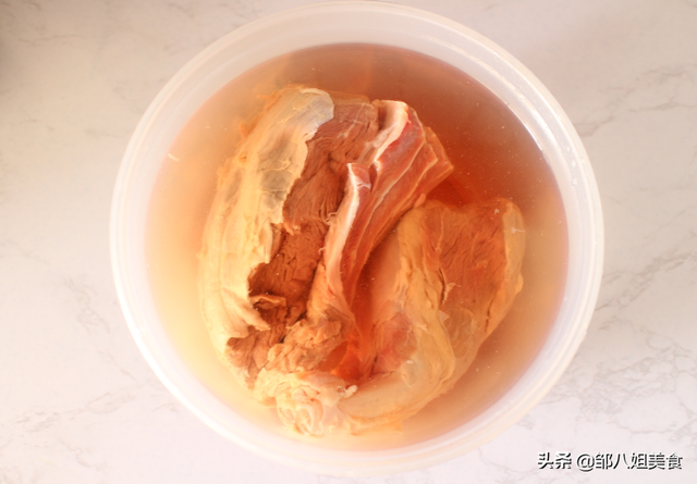 生牛肚如何处理干净，生牛肚如何处理干净水（牢记四个挑选技巧）