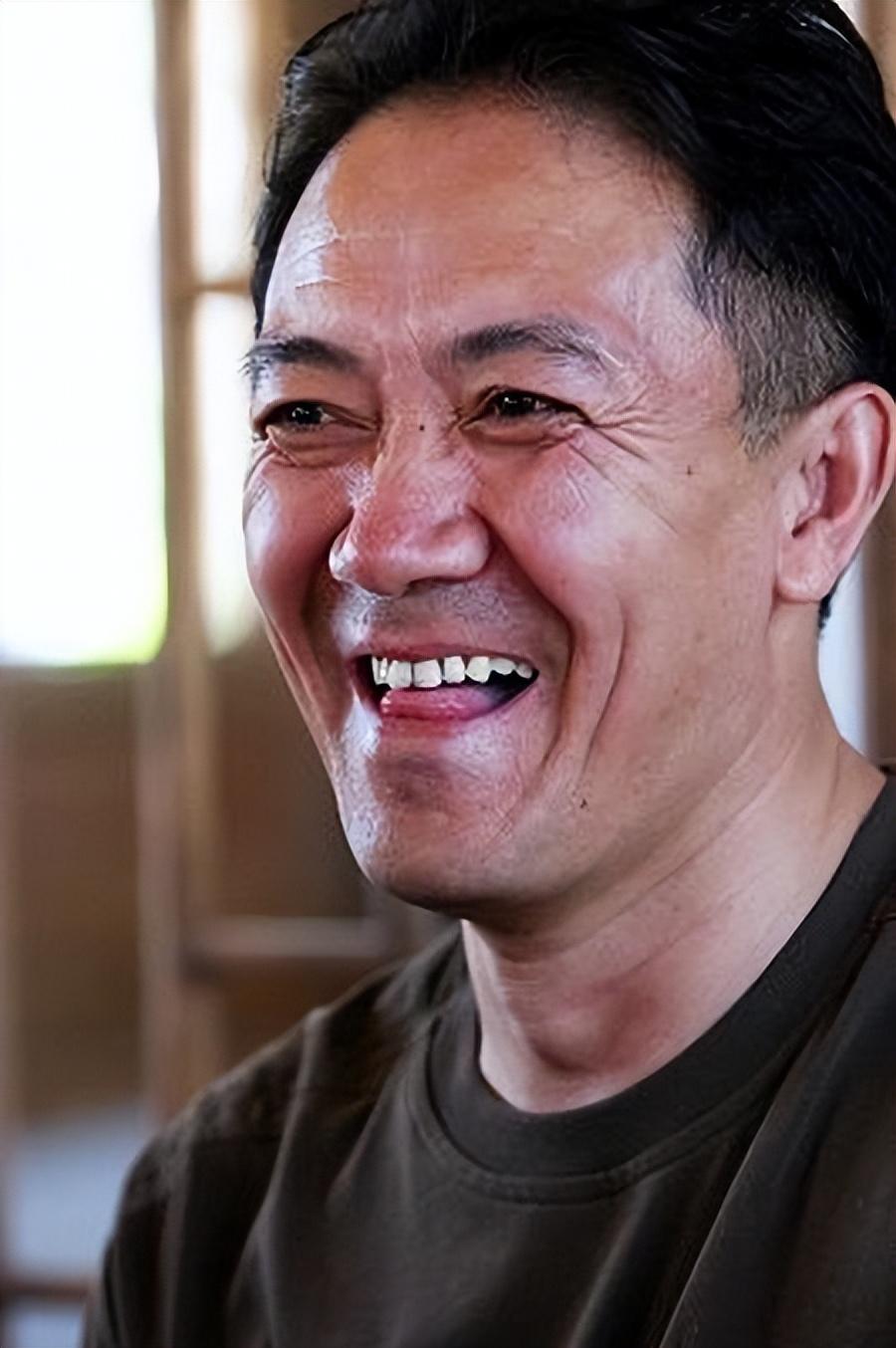 08 李幼斌饰演"周诗万"