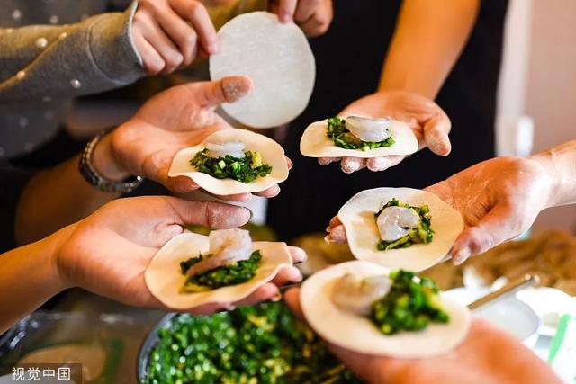 冬至吃饺子的来历，冬至吃饺子的由来（“为什么北方人过什么节都吃饺子）